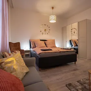 The By Radiant Wien